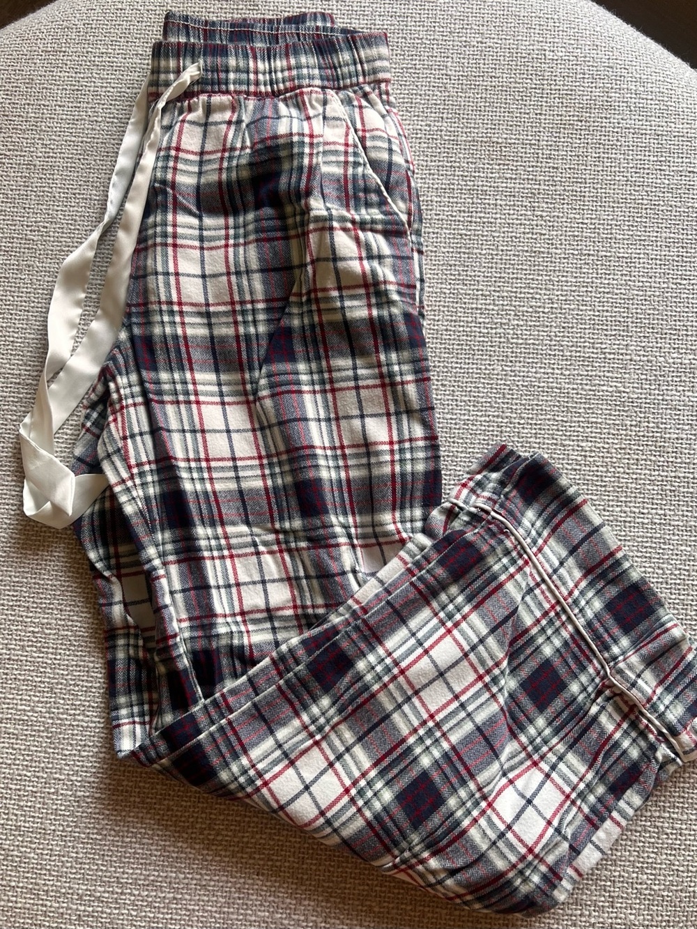 Abercrombie & Fitch Plaid Lounge Pants in Navy, Red & Ivory - Xsmall